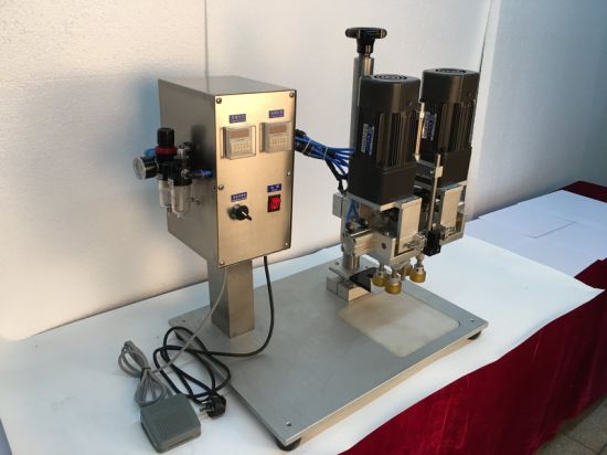 Máquina semiautomática de tapado giratorio con clip para botella de crema