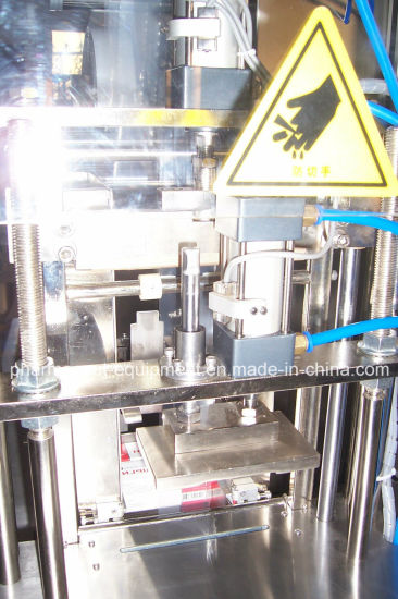 Suministro de fábrica Máquina de envoltura de película de línea recta Bsr-180A