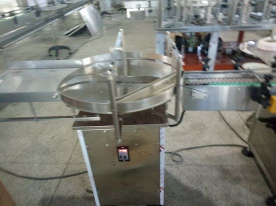 Máquina automática de etiquetado de etiquetas adhesivas de botellas redondas con Ce (BSMT-A)